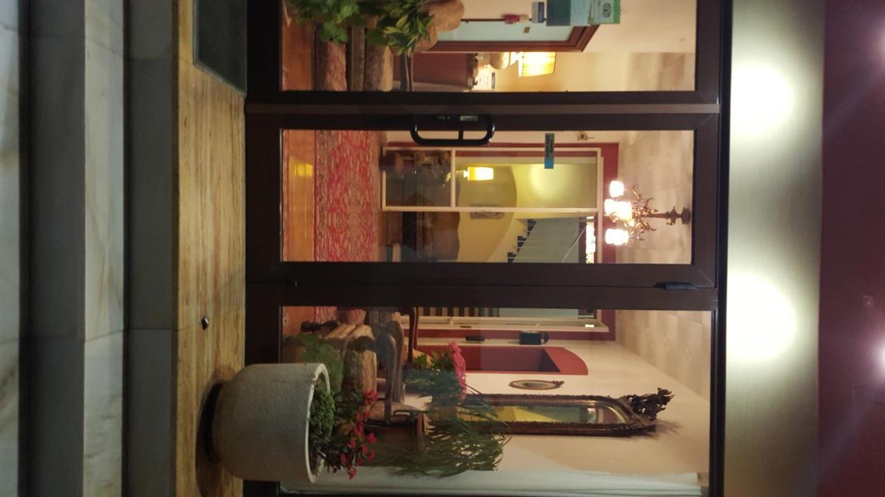 Hostal Residencia Catalina Palamós Εξωτερικό φωτογραφία